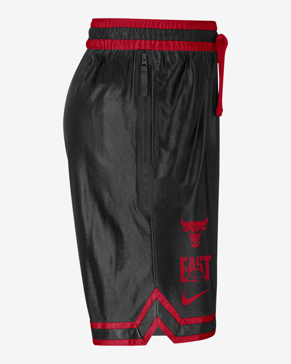 Chicago bulls nike courtside shorts hotsell